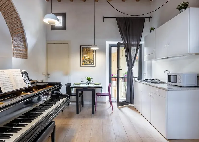 Musician Colosseo With Piano Apartment